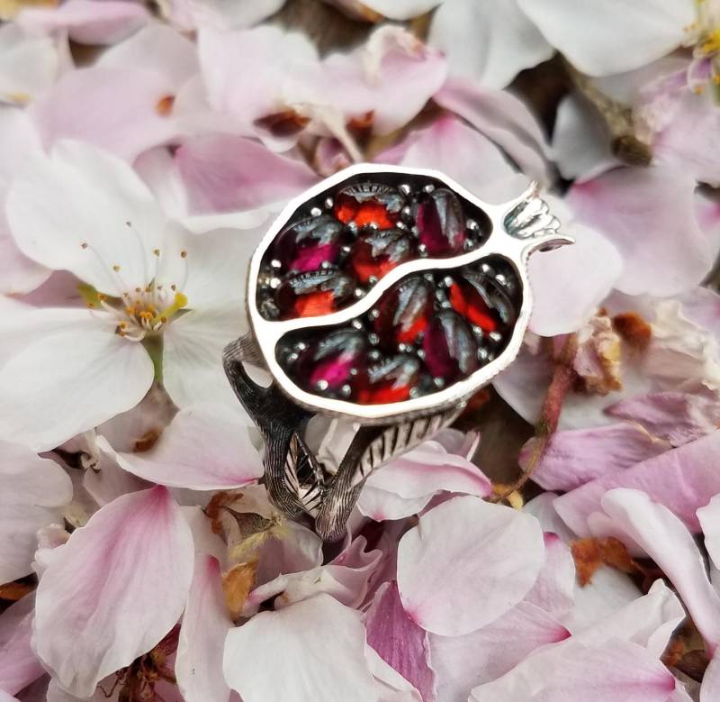 Pomegranate Granat Silberring, Versandfertiger Granat-Cluster-Ring in Den Größen 5, 25, 5, 5 Und 6 von WingedLion