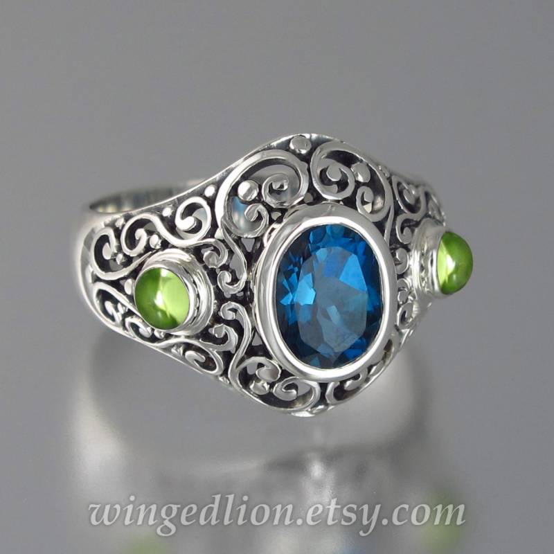Topas Silberring, Sogdiana Silberring Mit London Blautopas Und Peridot von WingedLion