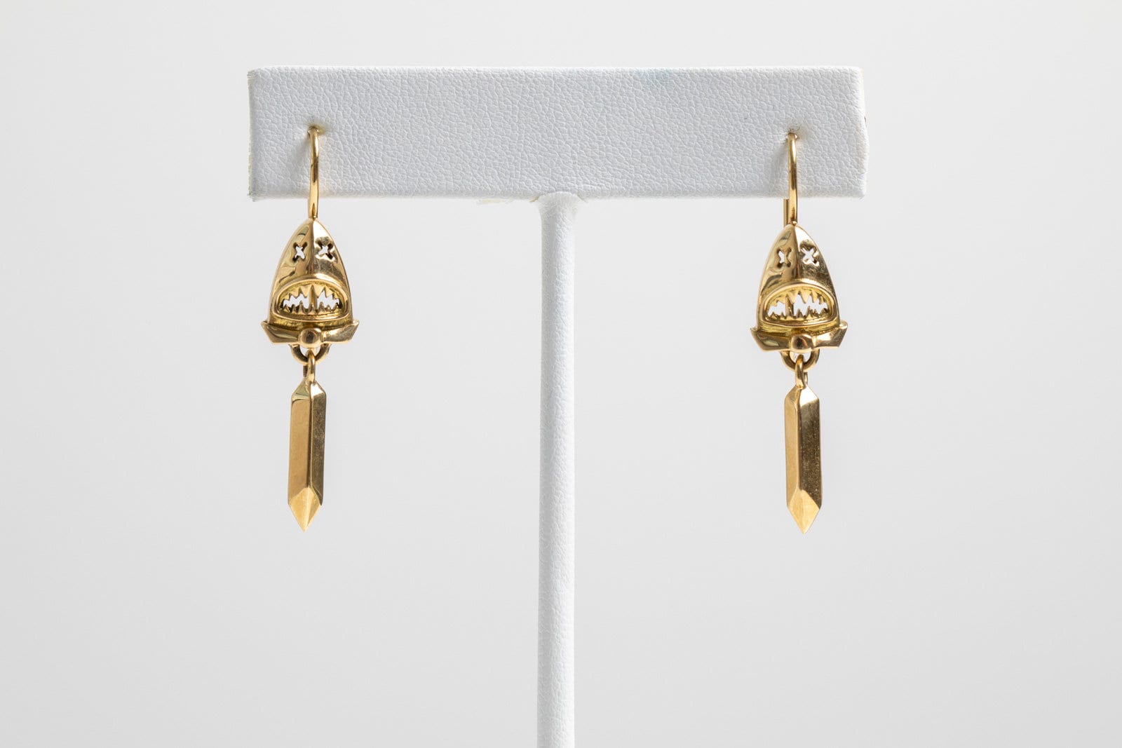 18Kt Gold Hai Ohrringe 18Kt Gold Hai Ohrringe von WinifredJewelry