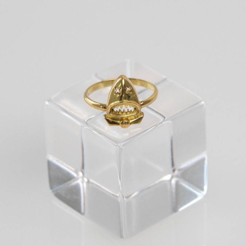 18Kt Gold Shark Ring 18Kt Gold Shark Ring von WinifredJewelry