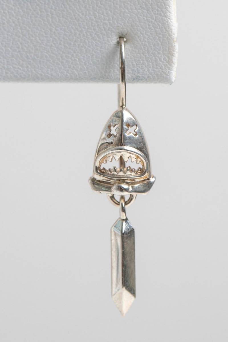 Einzelne Sterling Silber Hai Ohrring Einzelne Sterling Silber Hai Ohrring von WinifredJewelry
