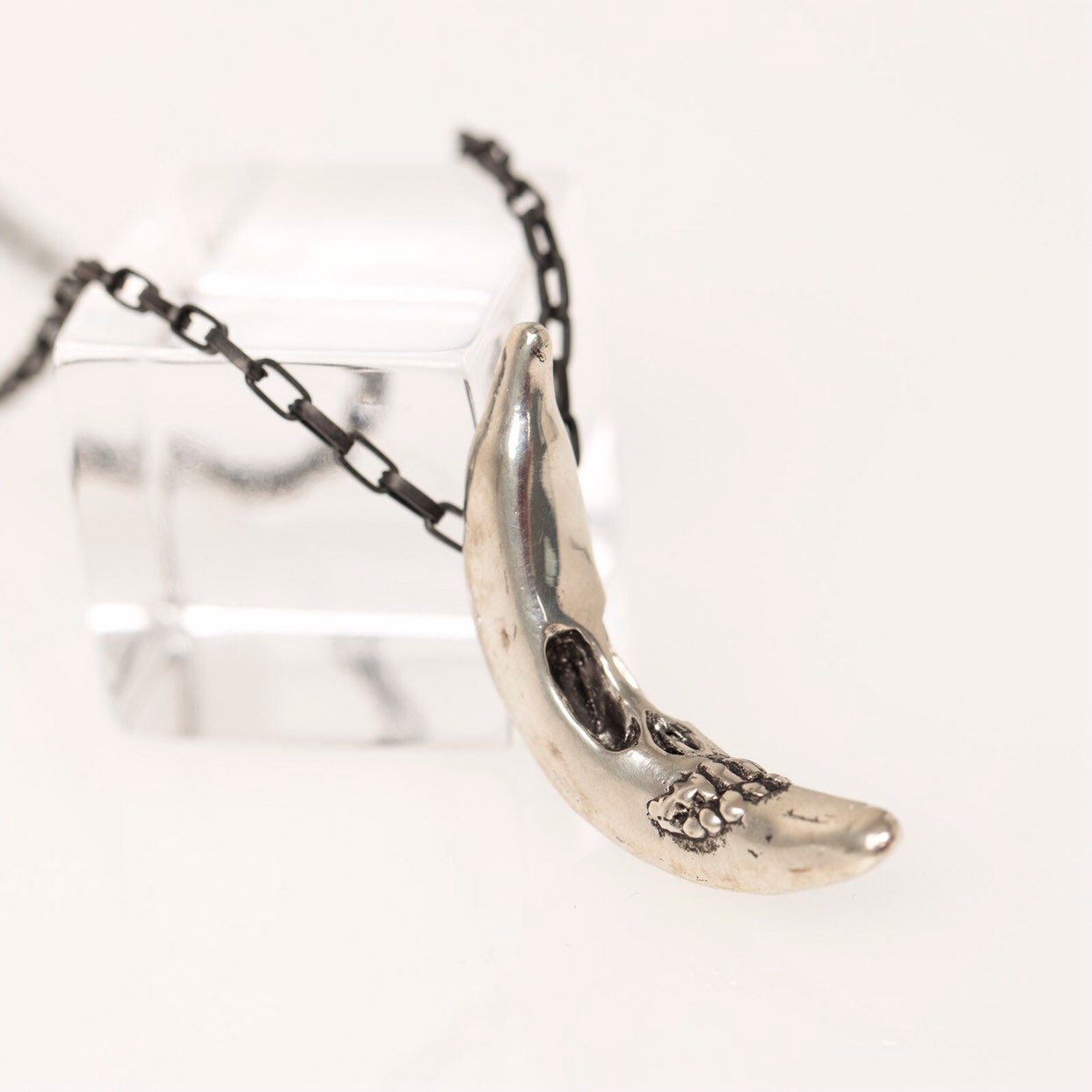 Große Silber-Banane-Anhänger Große Silber-Banane-Anhänger von WinifredJewelry