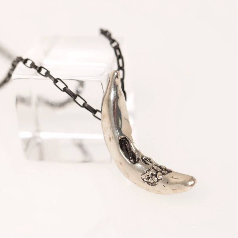 Große Silber-Banane-Anhänger Große Silber-Banane-Anhänger von WinifredJewelry