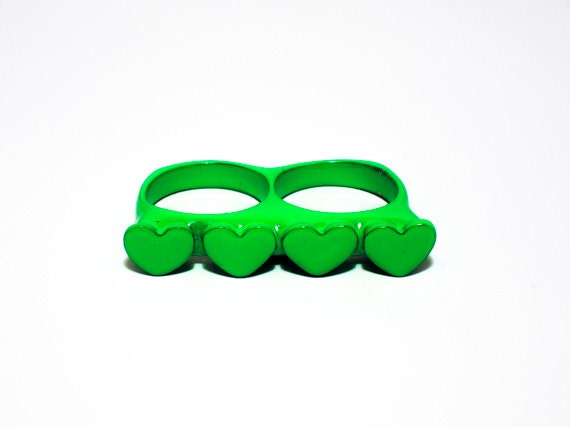Grüne Loveknuckles Grüne Loveknuckles von WinifredJewelry