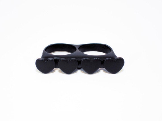 Schwarzer Loveknuckles Doppelknöchel Ring Herz Schwarzer Loveknuckles Doppelknöchel Ring Herz von WinifredJewelry