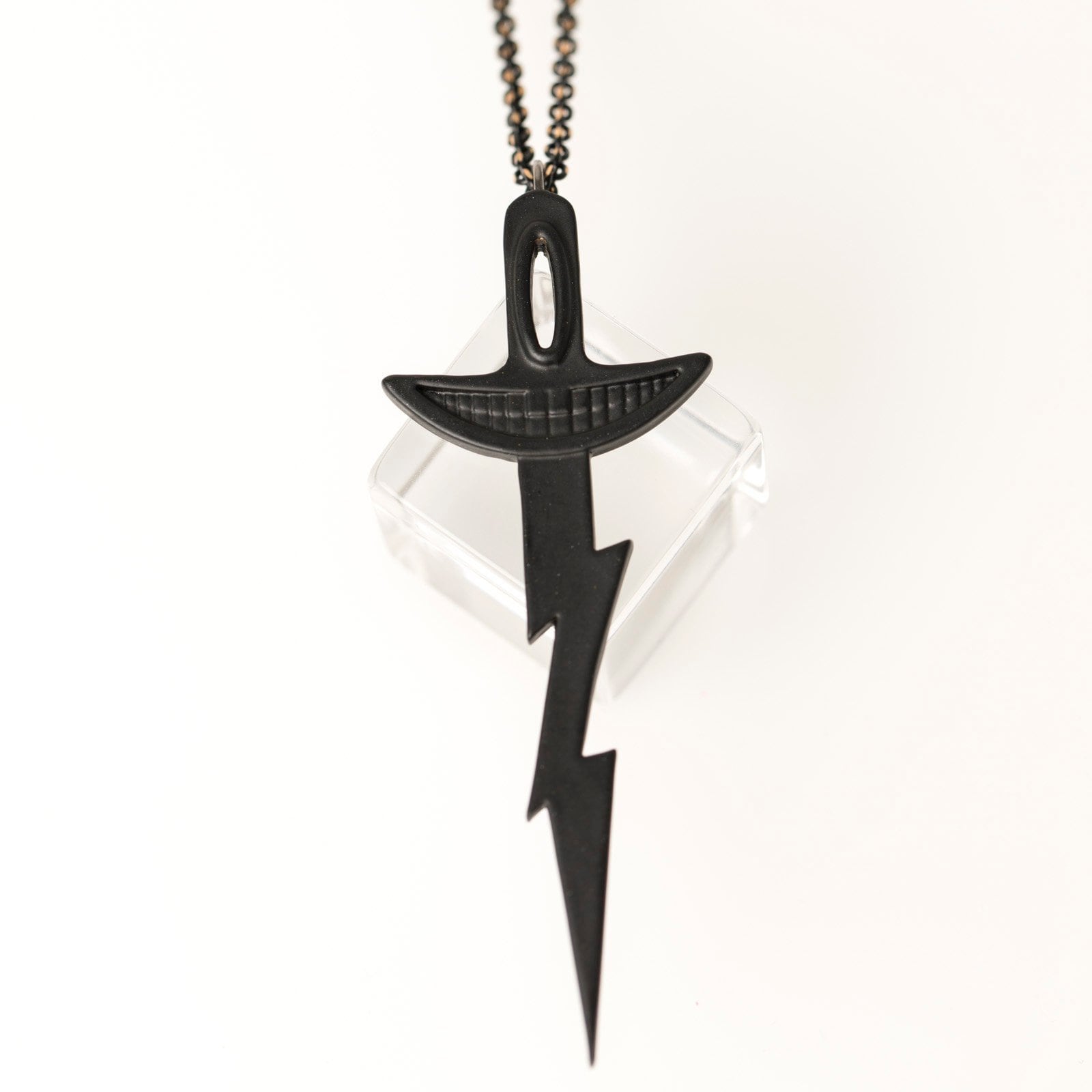 Verkauft Matte Black Smile Schraube Verkauft Matte Black Smile Schraube von WinifredJewelry