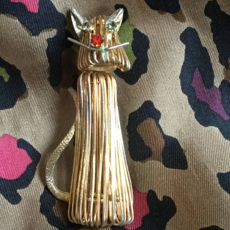 Vintage Gold-Toned Draht Kitty Katze Brosche Mit Strass Vintage Gold-Toned Draht Kitty Katze Brosche Mit Strass von WinkiesTreasures