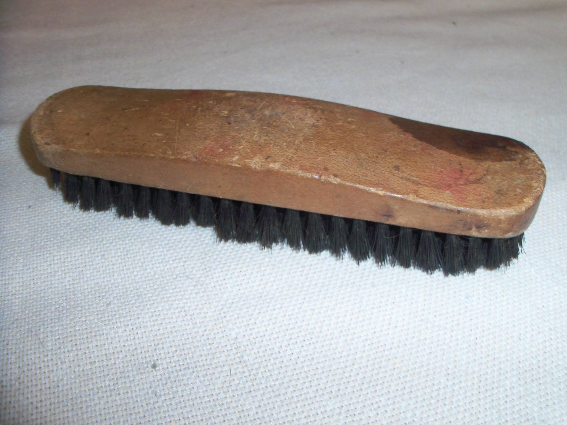 Vintage Große Schuhputzbürste Handpferd Aus Holz Vintage Große Schuhputzbürste Handpferd Aus Holz von WinterFinds