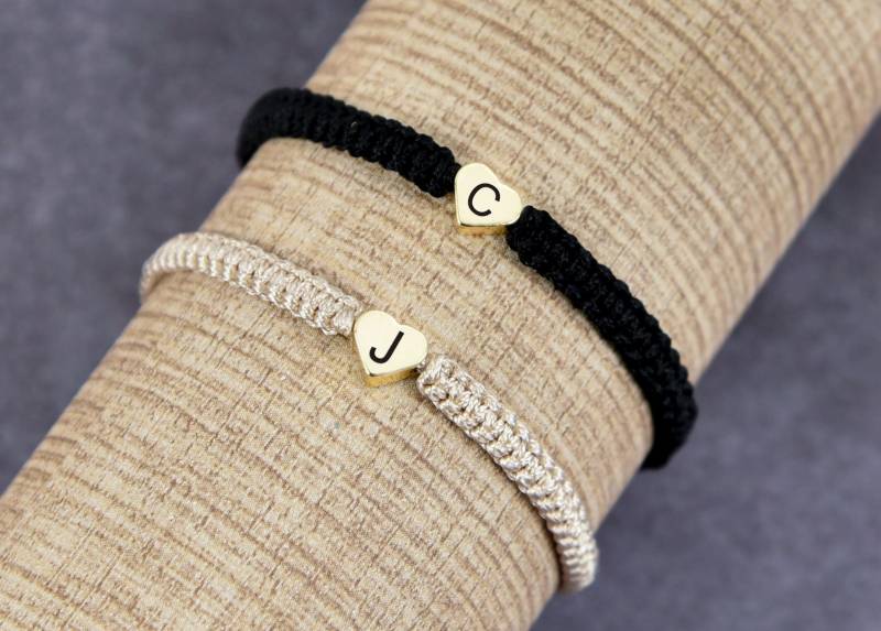 Set Of 2 Couple Initial Bracelets, Personalized Matching & Friendships Bracelets, Custom Partners Bracelet, Gift Boyfriend Anniversary von WinterTeamPink