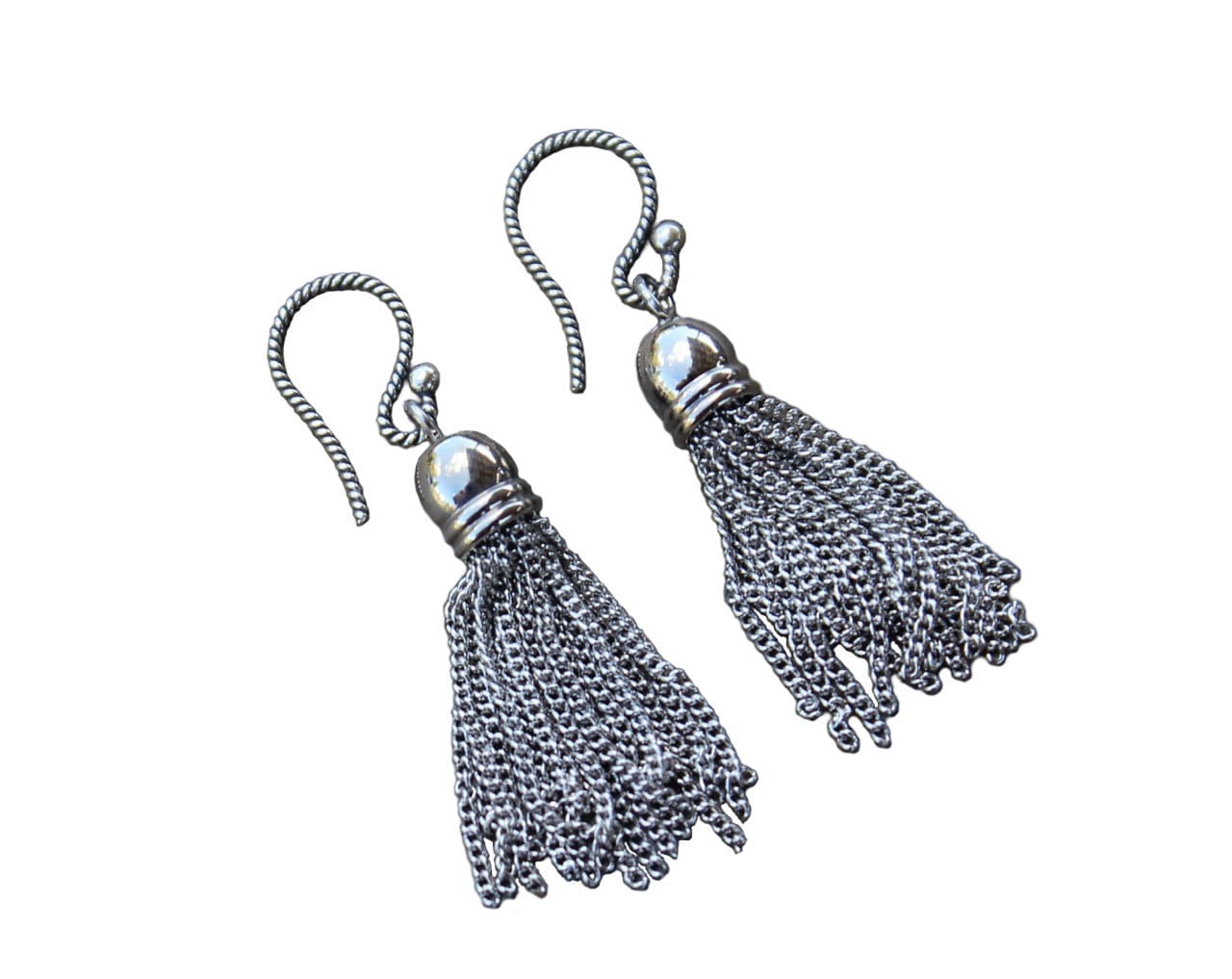 Antike Silberne Quasten-Ohrringe - Rhodinierte Messing-Kettenquasten An Antiken Sterlingsilber-Haken von WinterberryJewelry