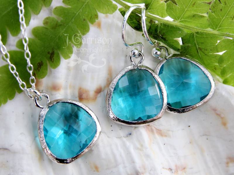Aqua Blaue Kristall Silber Halskette Und Ohrring Set - Lünette Tiefe Brioletten Auf Sterling Kette & Ohrhaken Aqua Blaue Kristall Silber Halskette Und Ohrring Set - Lünette Tiefe Brioletten Auf Sterling Kette & Ohrhaken von WinterberryJewelry