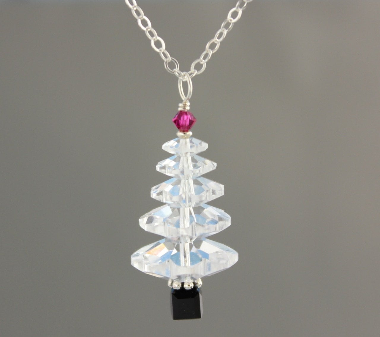 Art Deco Swarovski Kristall Weihnachtsbaum Halskette - Klarer, Fuchsia Pinker Und Schwarzer Kristall, Sterling Silber Kette Moderner von WinterberryJewelry