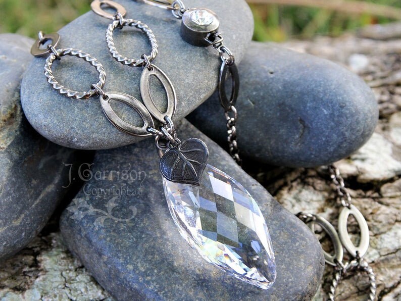 Elfen Stern Kette - Große Facettierte Blattförmige Kristall, Dunkel Gunmetal Fantasy Mittelalter Renaissance Swarovski Kristall Marquise von WinterberryJewelry