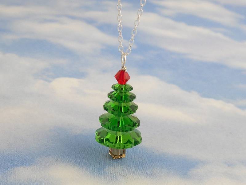 Farn Grün Kristall Weihnachtsbaum Halskette - Sterling Silber Kette, Rote Und Grüne Swarovski Kristalle Urlaub Farn Grün Kristall Weihnachtsbaum Halskette - Sterling Silber Kette, Rote Und Grüne Swarovski Kristalle Urlaub von WinterberryJewelry