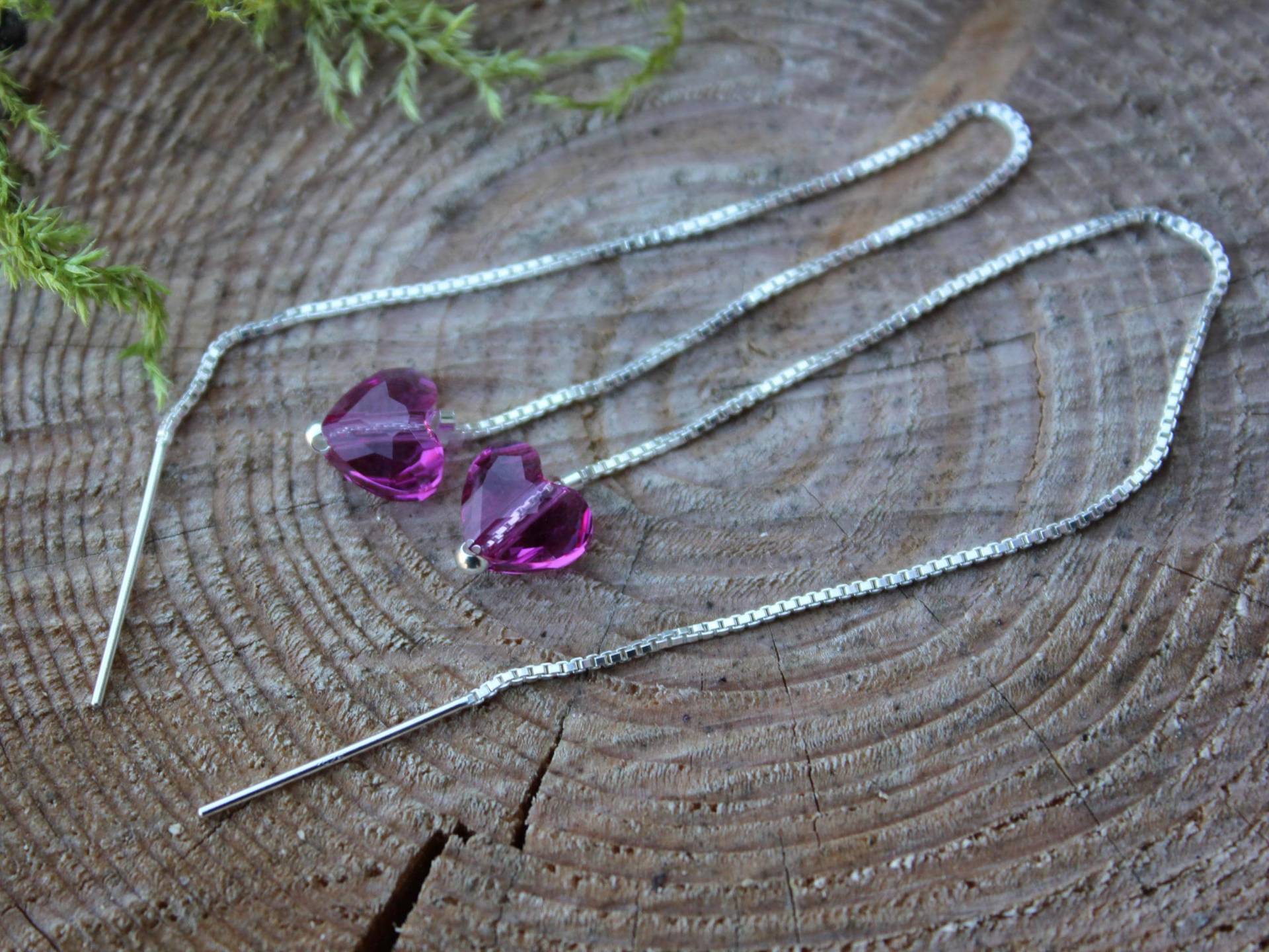 Fuchsia Herz Ohrhänger - Funkelnde Magentafarbene Swarovski Kristalle An Glatten Sterling Silber Ohrfäden von WinterberryJewelry