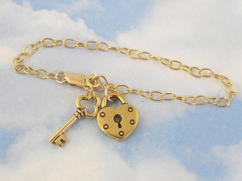 Gold Schlüssel Zu Meinem Herzen Charm Armband -Herz Schloss Charm, Abnehmbarer - Valentinstag Jahrestag Geschenk Gold Schlüssel Zu Meinem Herzen Charm Armband -Herz Schloss Charm, Abnehmbarer - Valentinstag Jahrestag Geschenk von WinterberryJewelry
