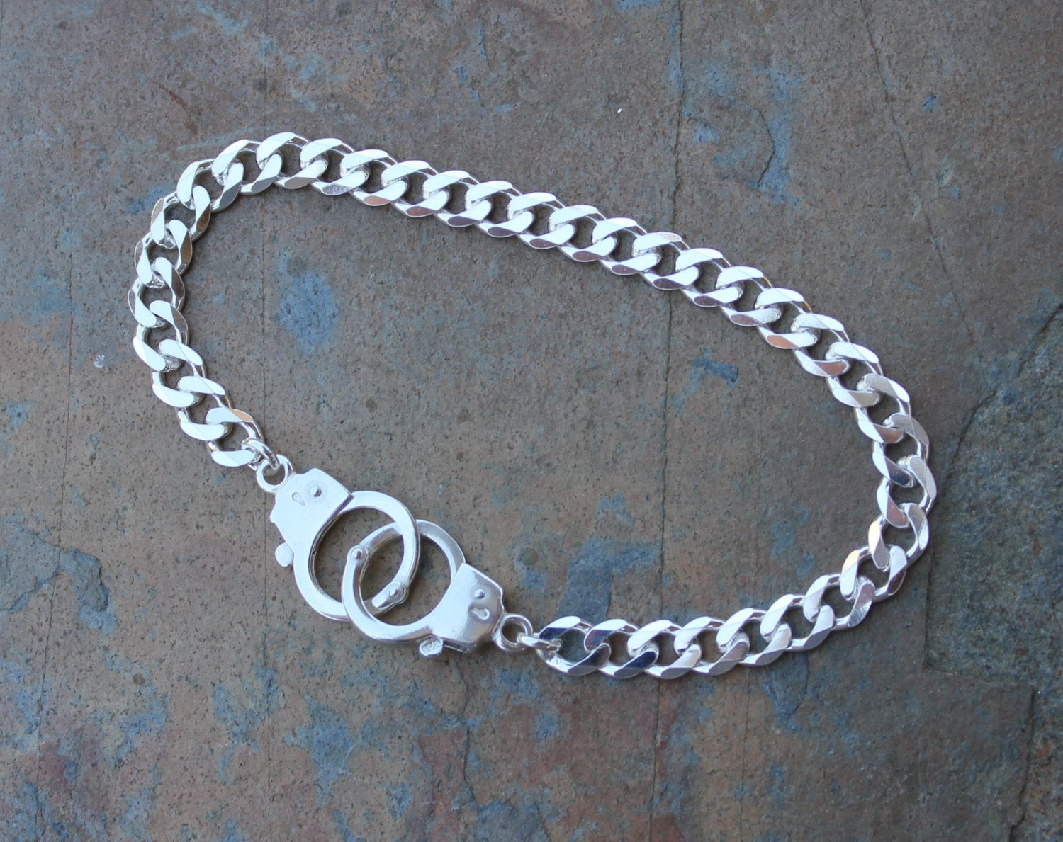 Handschellen Sterling Silber Bettelarmband - Schwere Massive Flache Panzerkette, Verschlüsse Männer & Frauen Hell, Schwarz Oder Antik Handschellen Sterling Silber Bettelarmband - Schwere Massive Flache Panzerkette, Verschlüsse Männer & Frauen Hell, Schwarz Oder Antik von WinterberryJewelry