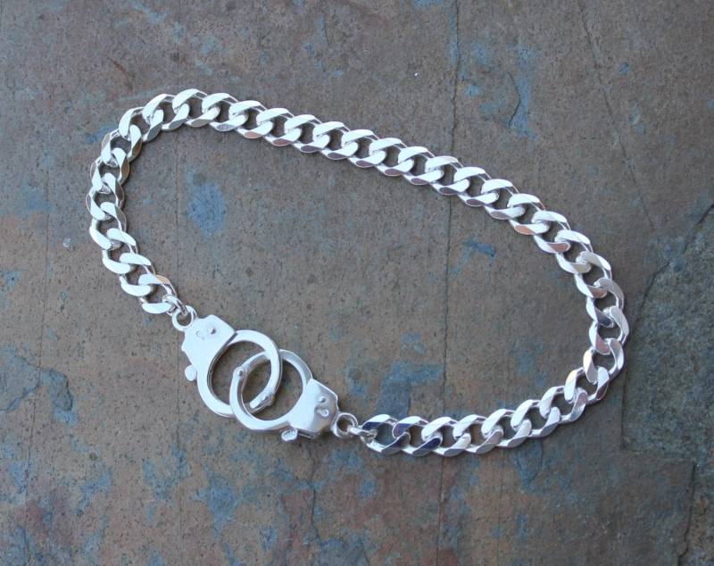 Handschellen Sterling Silber Bettelarmband - Schwere Massive Flache Panzerkette, Verschlüsse Männer & Frauen Hell, Schwarz Oder Antik Handschellen Sterling Silber Bettelarmband - Schwere Massive Flache Panzerkette, Verschlüsse Männer & Frauen Hell, Schwarz Oder Antik von WinterberryJewelry