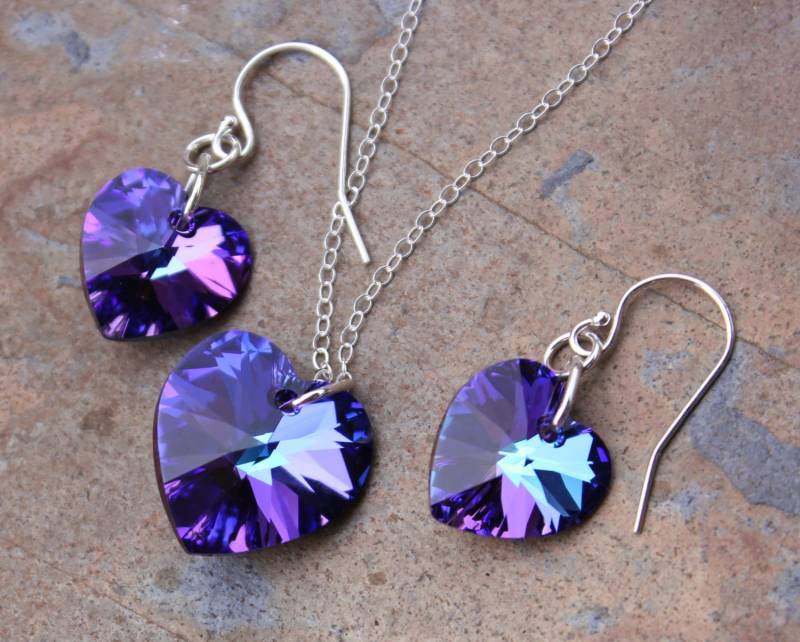 Heliotrope Herz Halskette & Ohrringe Set -Funkelnde Blau-Violette Swarovski Kristalle An Einer Sterling Silber Oder 14K Gold Fill Kette Heliotrope Herz Halskette & Ohrringe Set -Funkelnde Blau-Violette Swarovski Kristalle An Einer Sterling Silber Oder 14K Gold Fill Kette von WinterberryJewelry