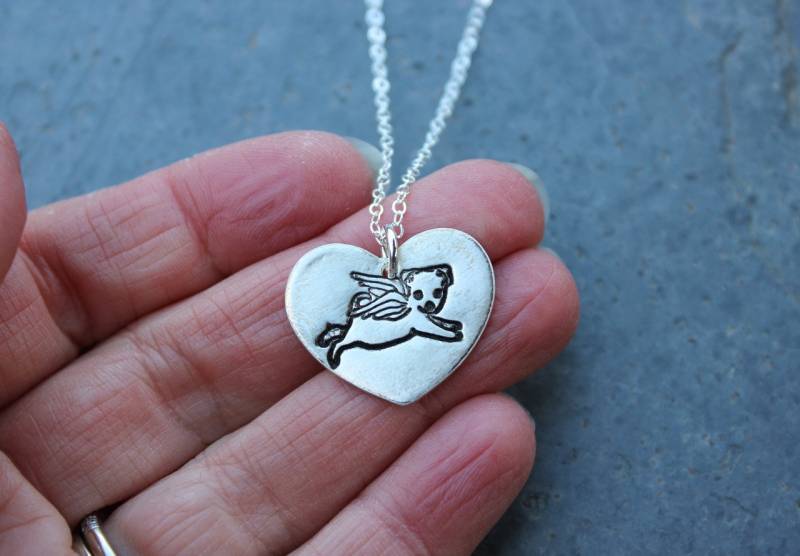 Hündchen Engel Halskette - Handgemachter Feinsilber Herzanhänger Hund Mit Engelsflügeln Tiergedächtnis Sterling Silber Kette Hündchen Engel Halskette - Handgemachter Feinsilber Herzanhänger Hund Mit Engelsflügeln Tiergedächtnis Sterling Silber Kette von WinterberryJewelry