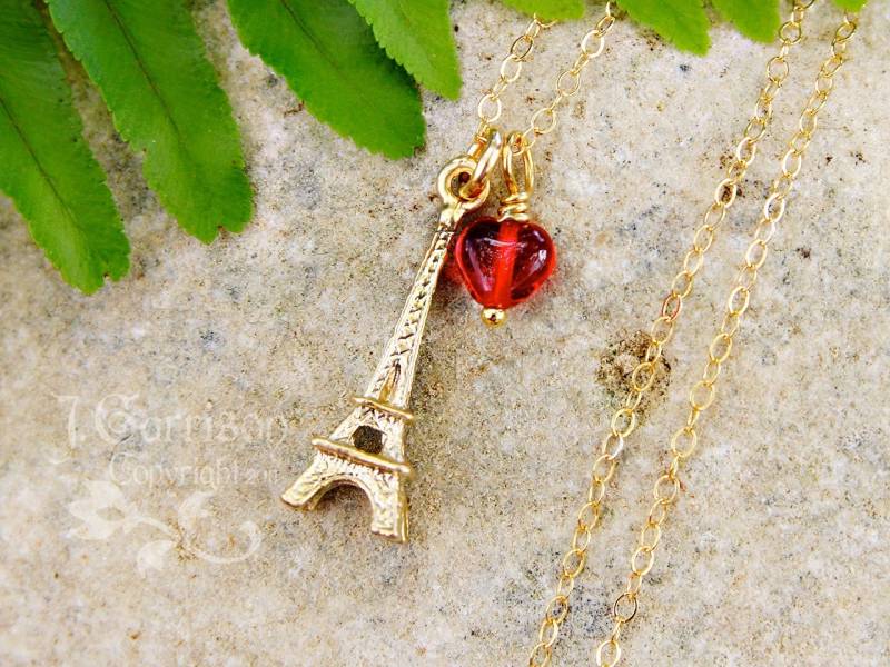 I Love Paris Halskette - Vergoldeter Eiffelturm Charm Und Rotes Glasherz An Zarter 14K Gold Filled Kette I Love Paris Halskette - Vergoldeter Eiffelturm Charm Und Rotes Glasherz An Zarter 14K Gold Filled Kette von WinterberryJewelry