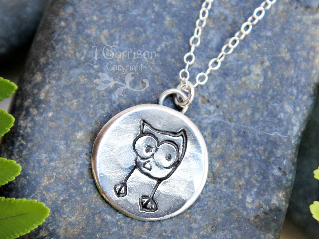 Kleine Eule Halskette - Handgemachte Feinsilber Wald Vogel Anhänger An Einer Sterling Silber Kette Rustikale Spaß von WinterberryJewelry