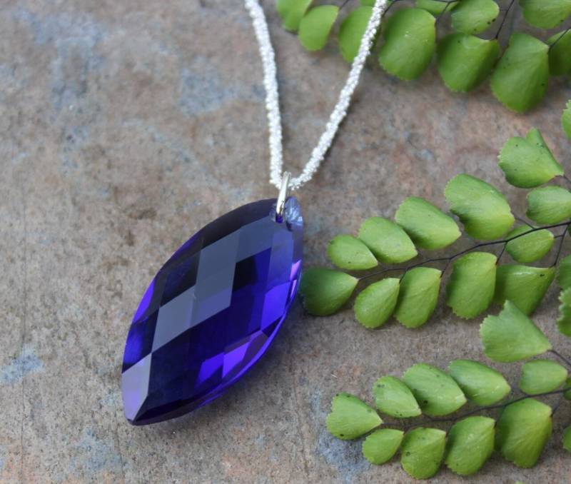 Kobalt Blau Marquise Kristallglas Anhänger Halskette - Funkelnde Sterling Silber Seil Kette Wunderschöner Tiefblauer Facettierter Kristall Kobalt Blau Marquise Kristallglas Anhänger Halskette - Funkelnde Sterling Silber Seil Kette Wunderschöner Tiefblauer Facettierter Kristall von WinterberryJewelry