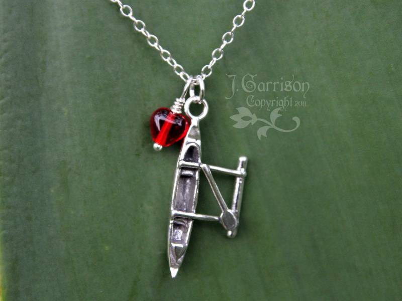 Love To Paddle Halskette - Sterling Silber Hawaii Ausleger Kanu Charme & Rotes Herz Geburtsstein Farben Auch Erhältlich Love To Paddle Halskette - Sterling Silber Hawaii Ausleger Kanu Charme & Rotes Herz Geburtsstein Farben Auch Erhältlich von WinterberryJewelry