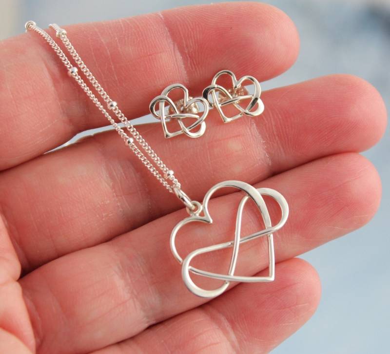 Love You Forever Halskette & Ohrring Set - Sterling Silber Herz Und Unendlichkeitszeichen - Zarte Satelliten Kette + Ohrstecker Ohrringe Love You Forever Halskette & Ohrring Set - Sterling Silber Herz Und Unendlichkeitszeichen - Zarte Satelliten Kette + Ohrstecker Ohrringe von WinterberryJewelry