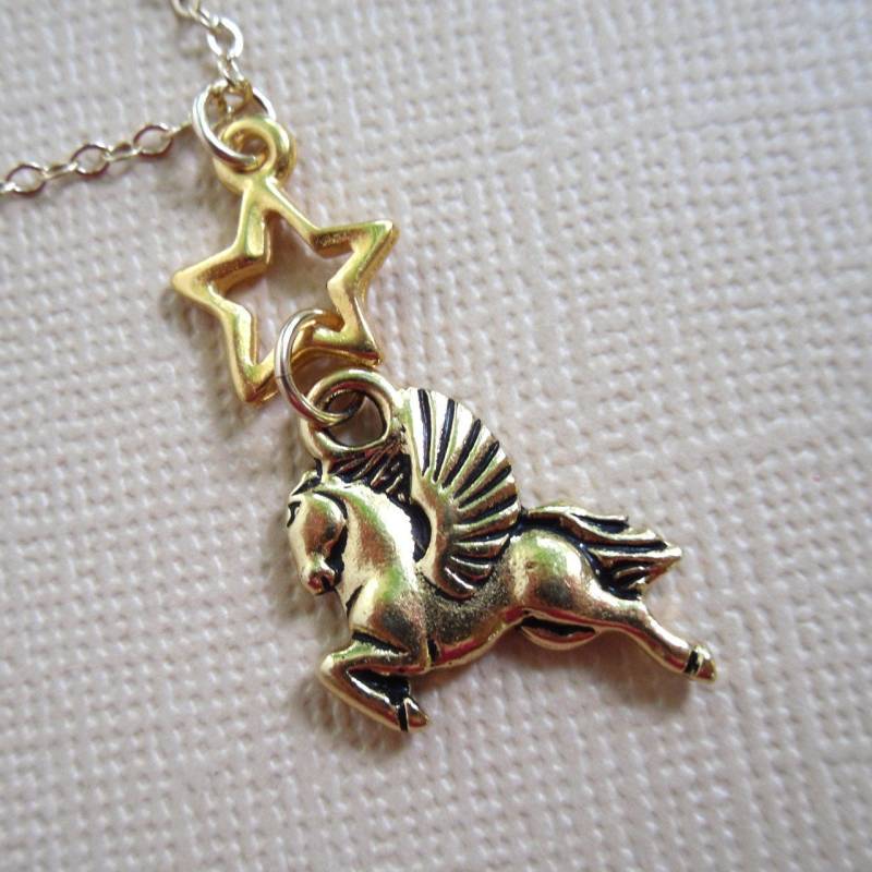 Pegasus Stern Halskette - 22K Gold Fliegendes Pferd Und Anhänger An 14K Gold Gefüllte Kette Pegasus Stern Halskette - 22K Gold Fliegendes Pferd Und Anhänger An 14K Gold Gefüllte Kette von WinterberryJewelry
