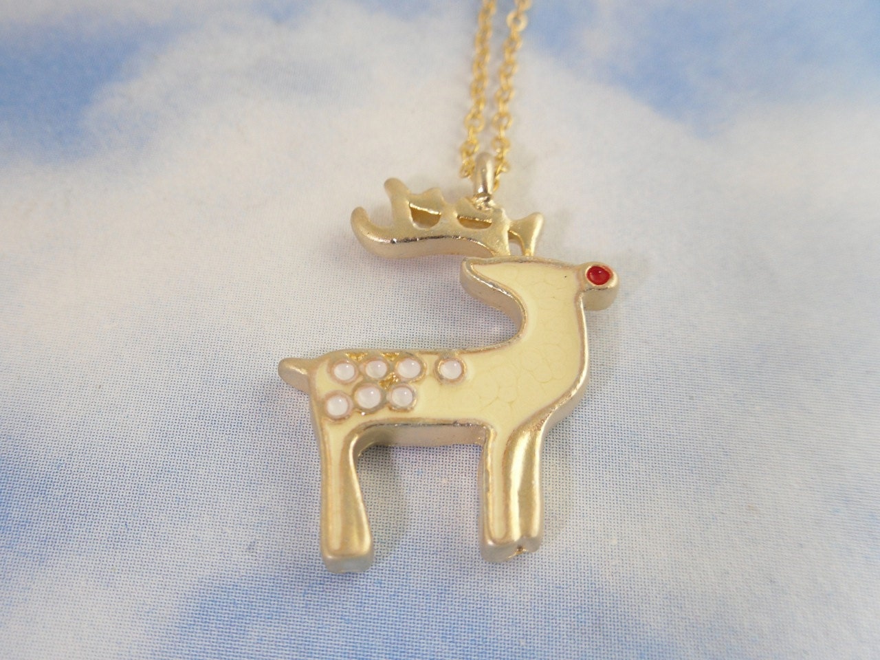 Red Nosed Reindeer Goldkette - Hellgelber & Weißer Rentieranhänger An 14K Gold Filled Kette Weihnachtsspaß von WinterberryJewelry