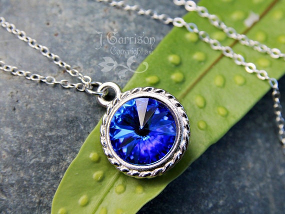 Sapphire Swarovski Kristall Solitär Halskette - Tiefblauer Rivoli, Sterling Silber Kette Statement-Stück Sapphire Swarovski Kristall Solitär Halskette - Tiefblauer Rivoli, Sterling Silber Kette Statement-Stück von WinterberryJewelry