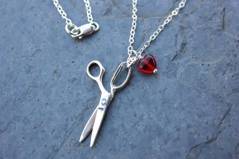 Scheren Kette - Sterling Silber Charm & Optional Rote Herz, Handwerker, Nähen, Näherin, Friseur, Quilter, Stylist Scheren Kette - Sterling Silber Charm & Optional Rote Herz, Handwerker, Nähen, Näherin, Friseur, Quilter, Stylist von WinterberryJewelry