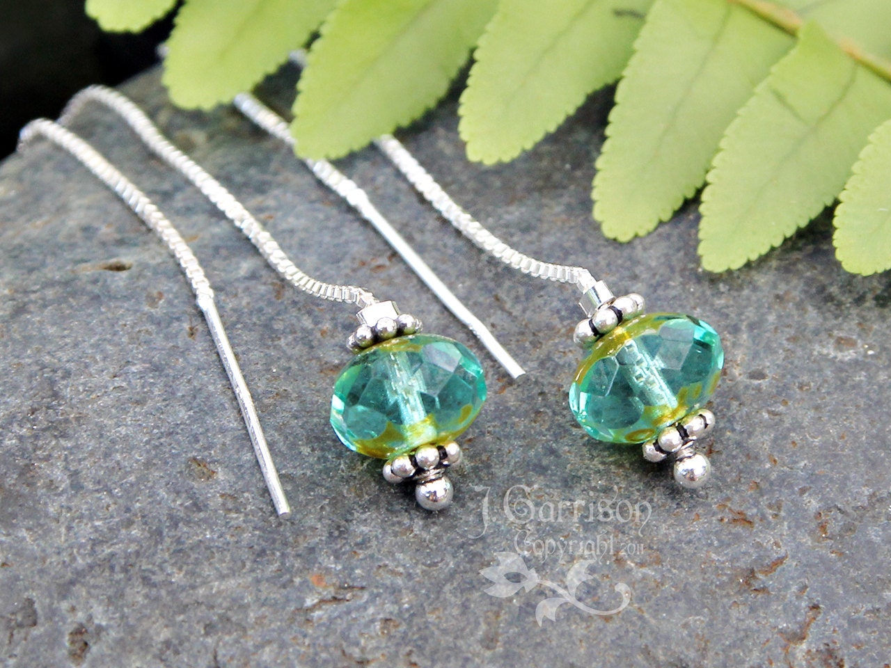 Sea Foam Aqua Blue Einfädler Ohrringe - Antikes Facettiertes Glas, Sterling Silber Akzente, Lange Ohrfäden Aus von WinterberryJewelry