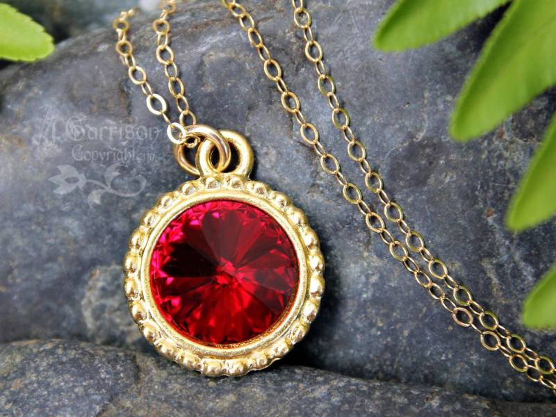 Siam Rubin Rot Swarovski Rivoli Kristall & Goldkette - Zarte 14K Gold Filled Kette von WinterberryJewelry