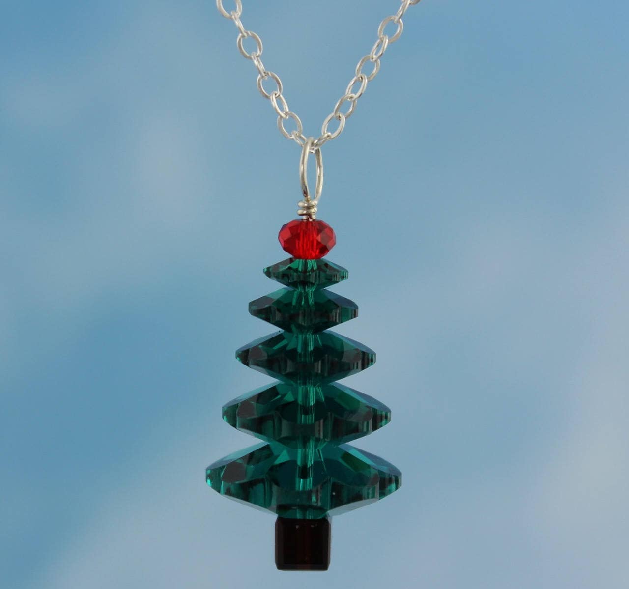 Smaragd Grün & Kirschrote Kristall Weihnachtsbaum Sterling Silber Urlaub Halskette - Rote Und Grüne Swarovski-Kristalle von WinterberryJewelry