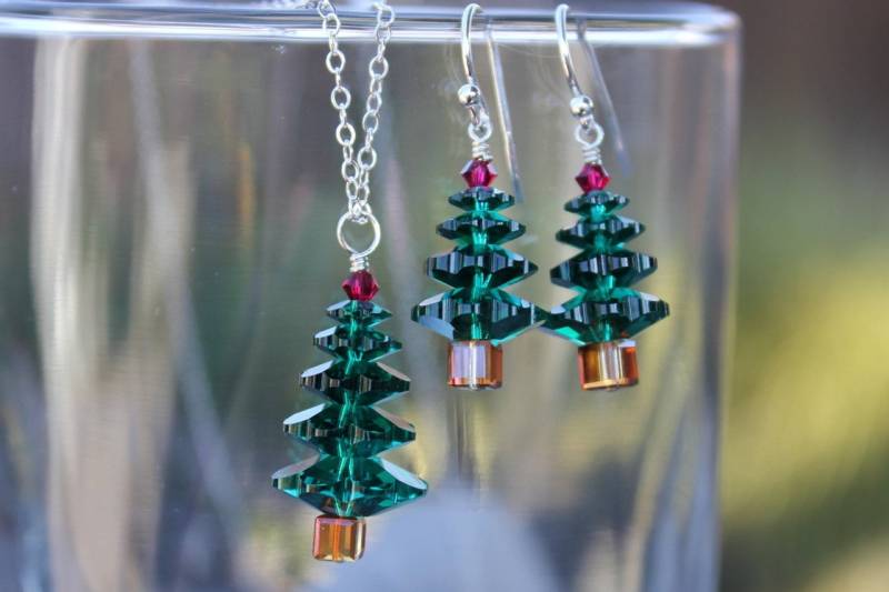 Smaragd Und Rubin Weihnachtsbaum Sterling Silber Halskette & Ohrringe Set - Grüne Rosa-Rote Swarovski Kristalle Schmuckset Smaragd Und Rubin Weihnachtsbaum Sterling Silber Halskette & Ohrringe Set - Grüne Rosa-Rote Swarovski Kristalle Schmuckset von WinterberryJewelry
