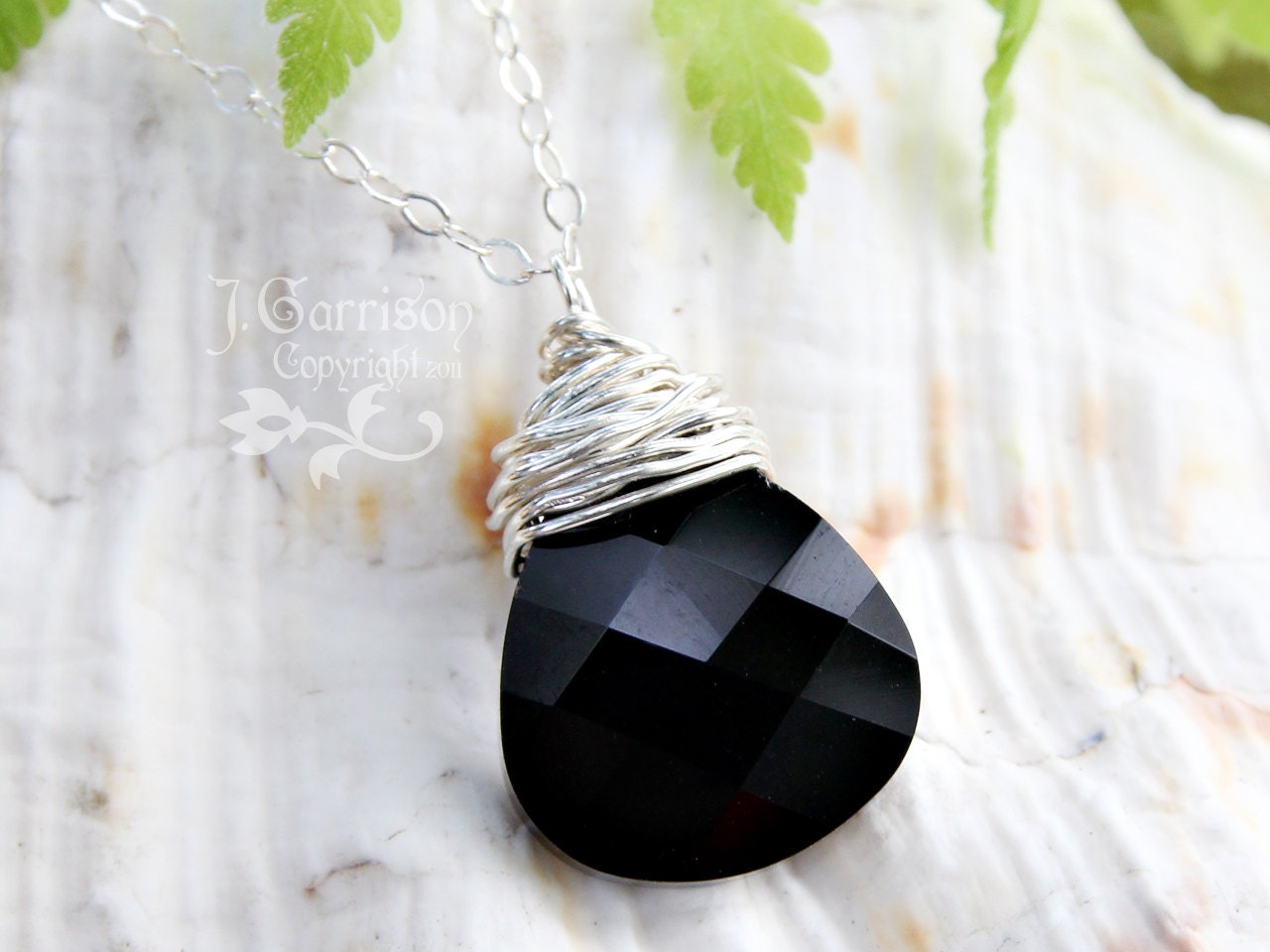 Sterling Silber Draht Gewickelt Schwarze Kristall Briolette Halskette - Facettierte Swarovski Tropfen Stein von WinterberryJewelry