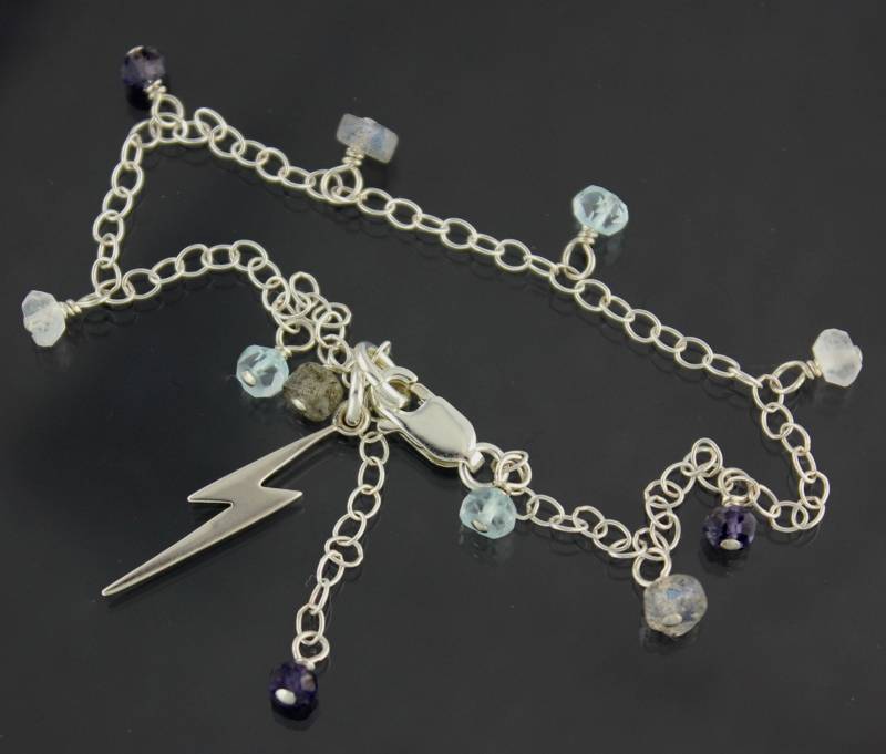 Thunder + Lightning Bolt Zartes Sterling Silber Armband Oder Fußkettchen - Labradorit, Iolith, Blautopas, Mondstein Edelsteine Viele Größen von WinterberryJewelry