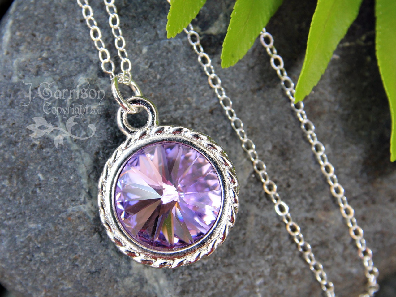Violet & Silber Halskette- - Heller, Funkelnder Blass Lila Rivoli Kristall, Sterling Kette von WinterberryJewelry