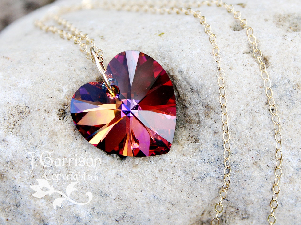 Volcano Herz Goldkette - Feuriger Roter, Rosa, Goldener Und Violetter Swarovski Kristall An Einer 14K Gold Filled Kette von WinterberryJewelry