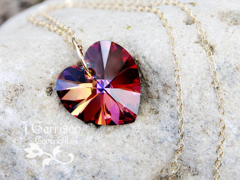 Volcano Herz Goldkette - Feuriger Roter, Rosa, Goldener Und Violetter Swarovski Kristall An Einer 14K Gold Filled Kette von WinterberryJewelry
