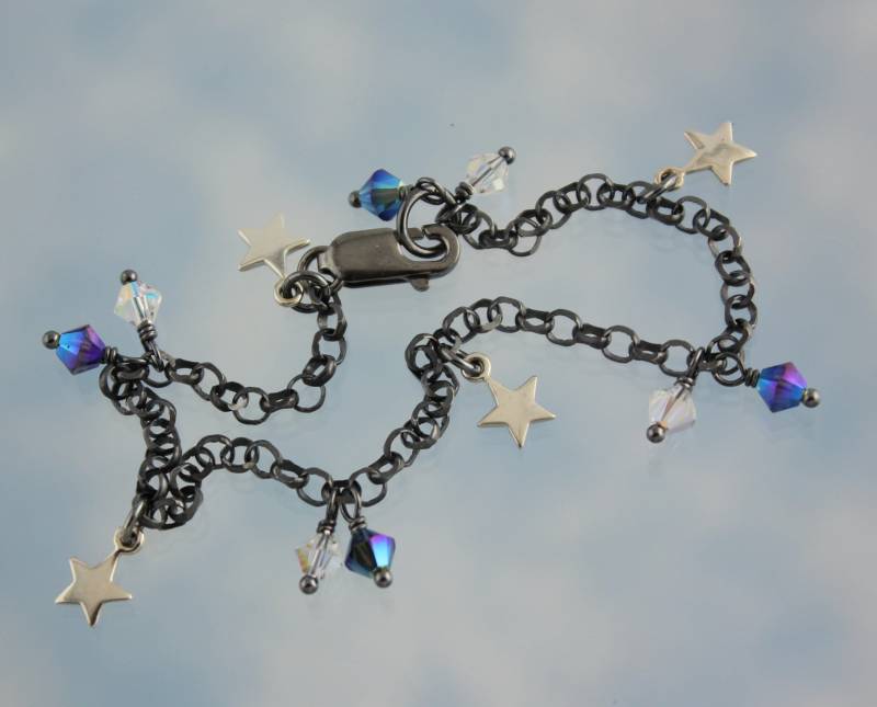 Zarte Sterling Silber Armband - Stern Anhänger, Kristall Baumelt Oxidierte Schwarze Kette Zarte Sterling Silber Armband - Stern Anhänger, Kristall Baumelt Oxidierte Schwarze Kette von WinterberryJewelry