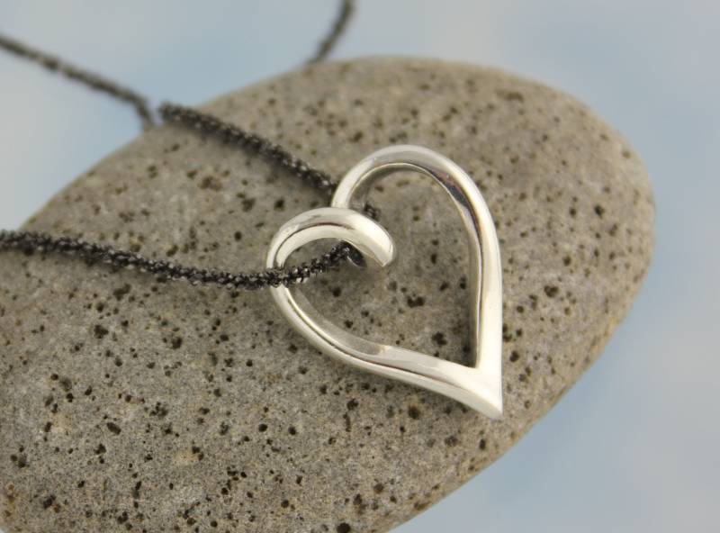 sterling Silber Herz Slider Halskette - Helles Herz, Oxidiertes Seil Kette Schwarz Und Weiß sterling Silber Herz Slider Halskette - Helles Herz, Oxidiertes Seil Kette Schwarz Und Weiß von WinterberryJewelry