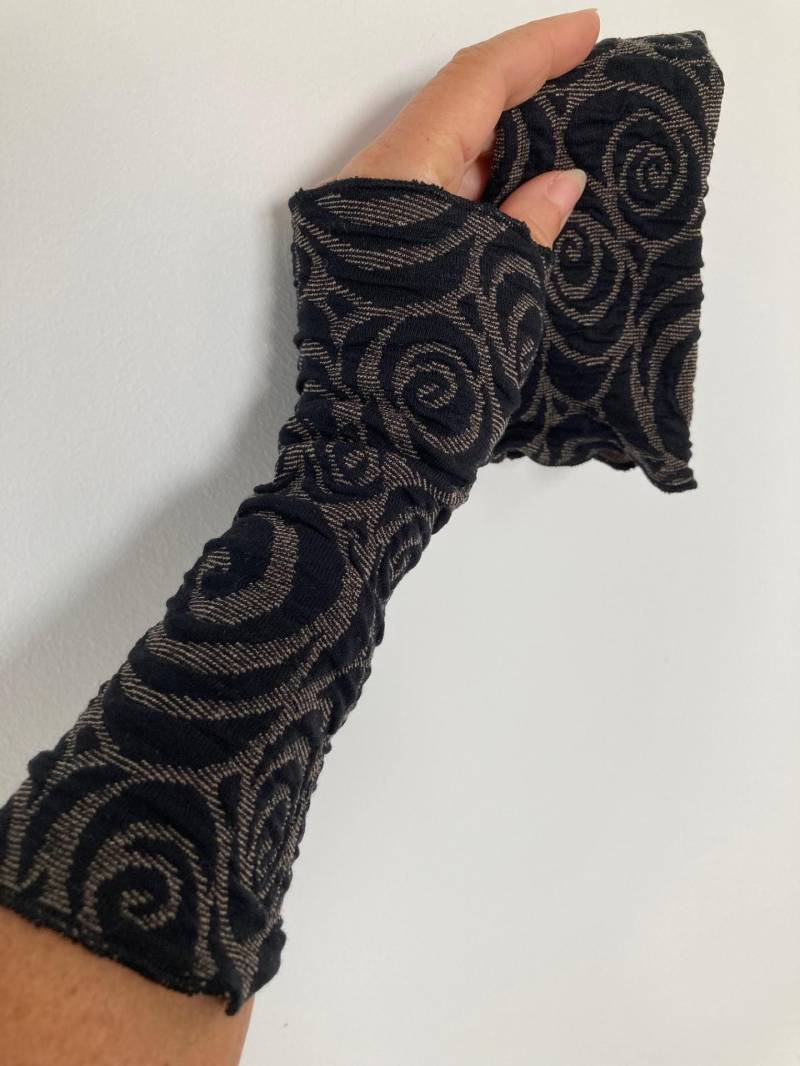 Elegante Handstulpen, Pulswärmer Aus Viskose-Cloque Mit Spiralmustern, Stulpen Arm von WinterflowerShop