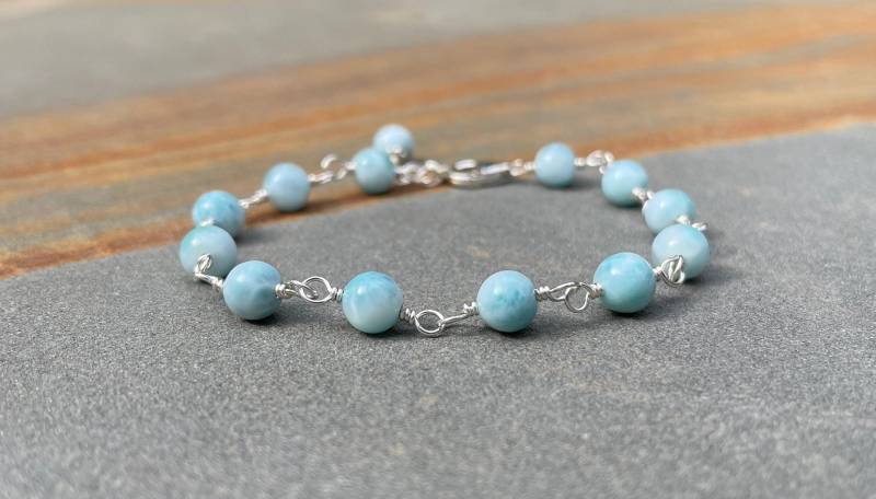 Larimar Armband in Sterling Silber, Minimalist Stacking Blau Armband, Geschenk Für Sie Oder Freundin von WireAndPearl