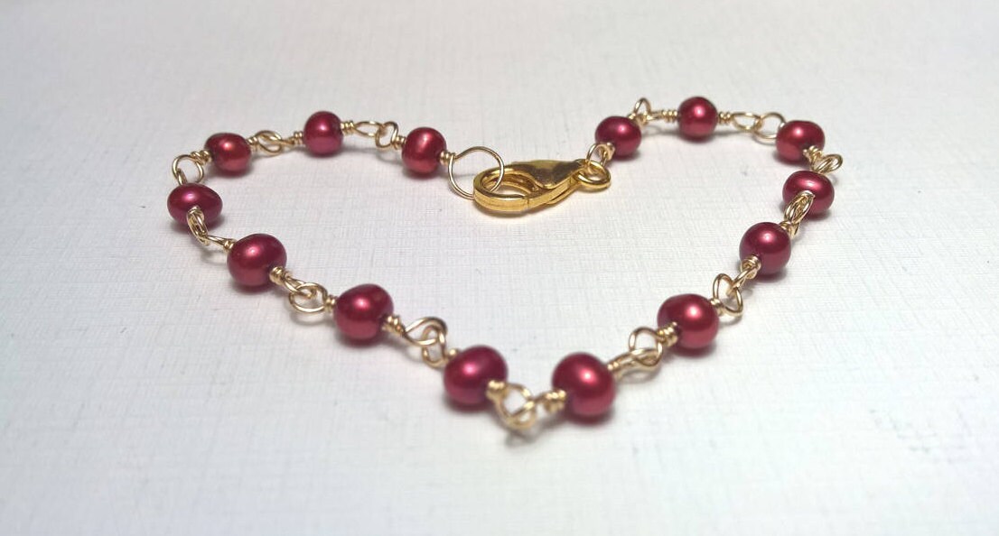 Süßwasser Zucchtwasser Perlen Armband Zierlicher Gold Vermeil Juni Geburtsstein Süßwasser Zucchtwasser Perlen Armband Zierlicher Gold Vermeil Juni Geburtsstein von WireAndPearl