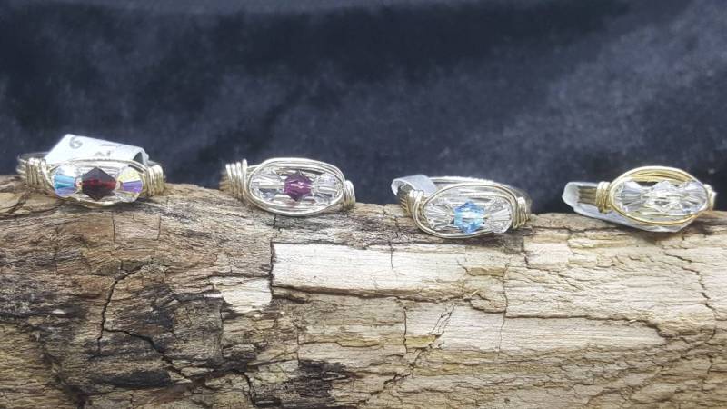 Drei Crystal Birthstone Ring Drei Crystal Birthstone Ring von WireJewelryByHeather