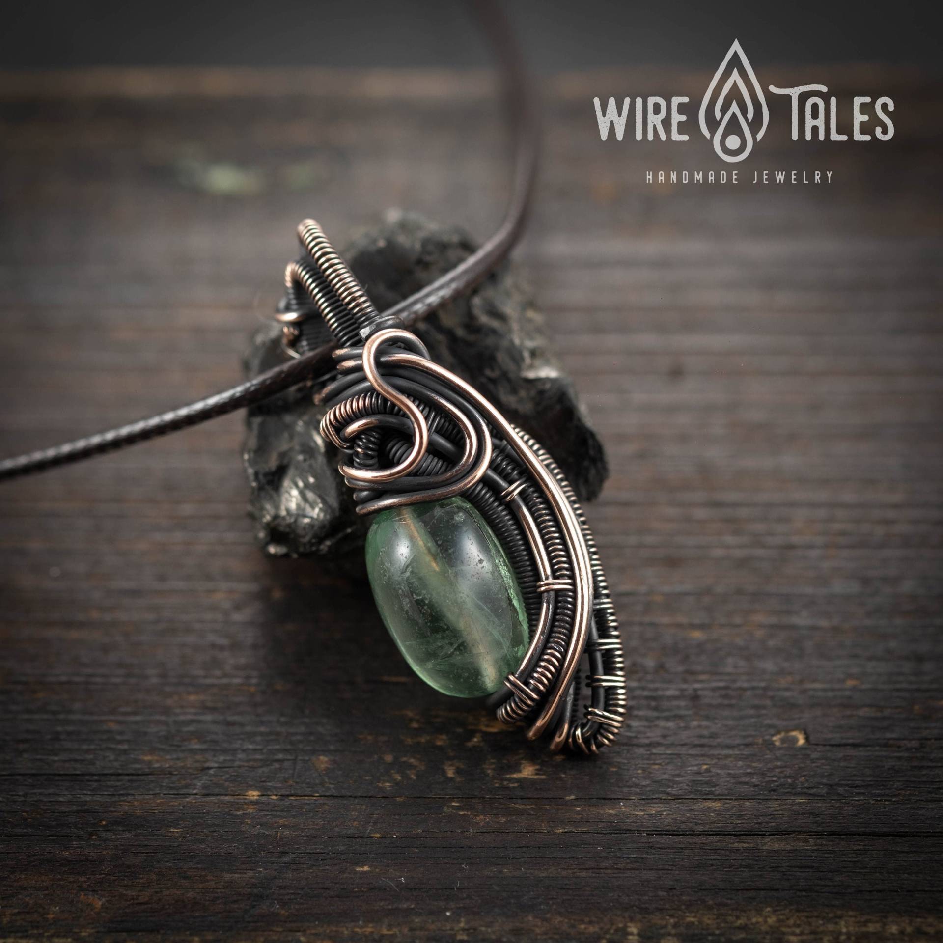 Fluorit Kristall Elfe Angst Relief Halskette, Einzigartiges Geschenk, Schutz Amulett, Geschenk Für Frauen, Draht Gewickelt Anhänger, Kupfer von WireTales