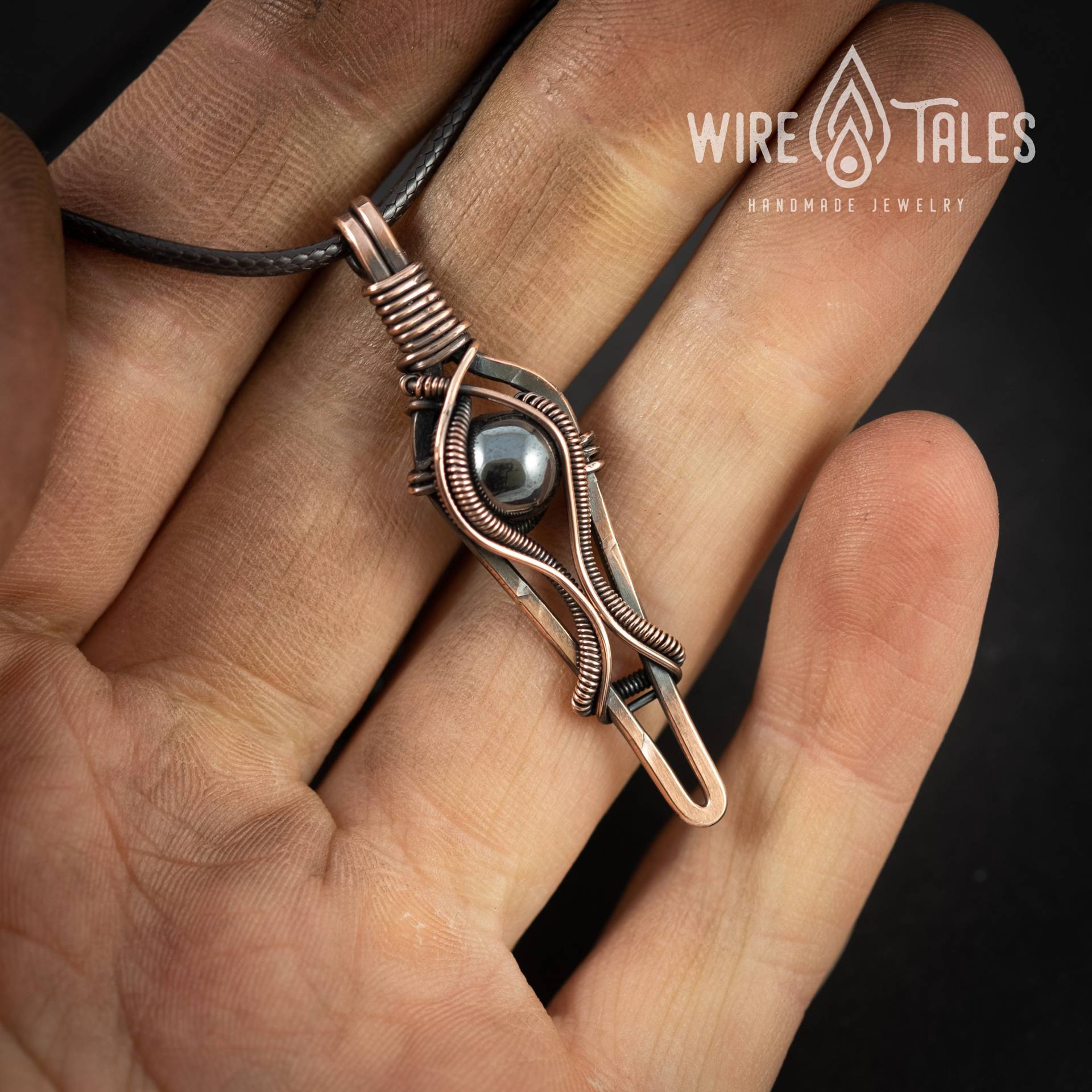 Hämatit Kristall Halskette, Draht Gewickelter Anhänger, Geschenk Für Frauen, Männer, Boho Unikat Schmuck, Kupfer Freundin Hämatit Kristall Halskette, Draht Gewickelter Anhänger, Geschenk Für Frauen, Männer, Boho Unikat Schmuck, Kupfer Freundin von WireTales